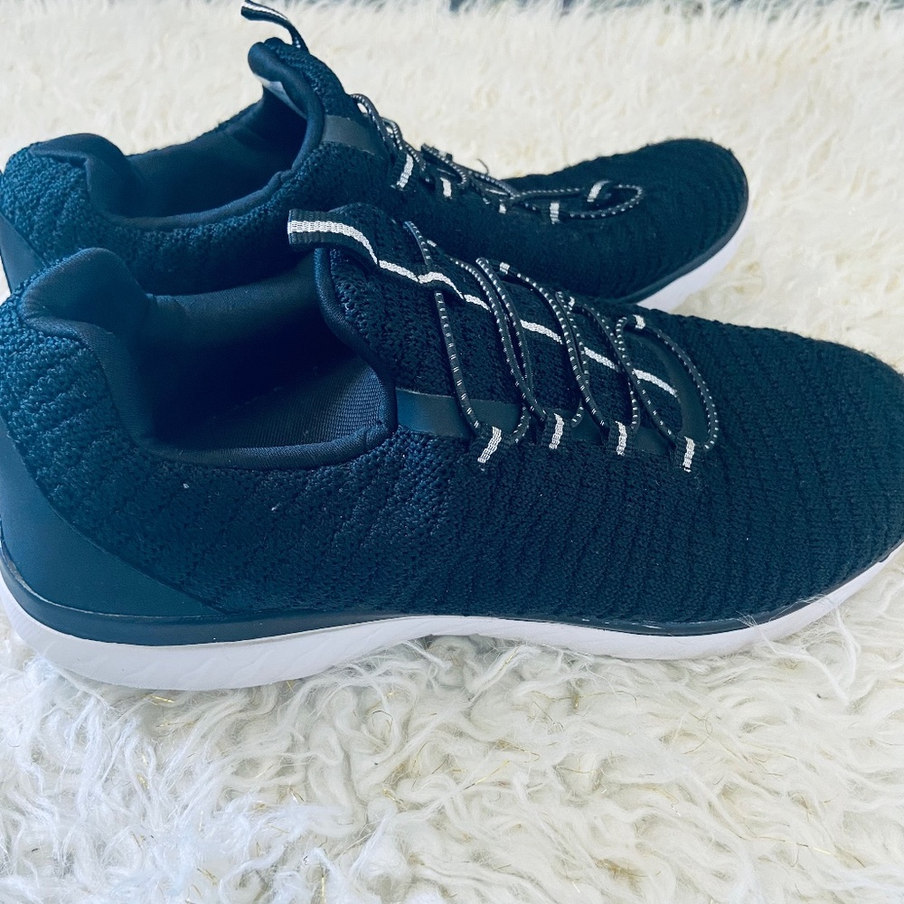 Women’s sneakers